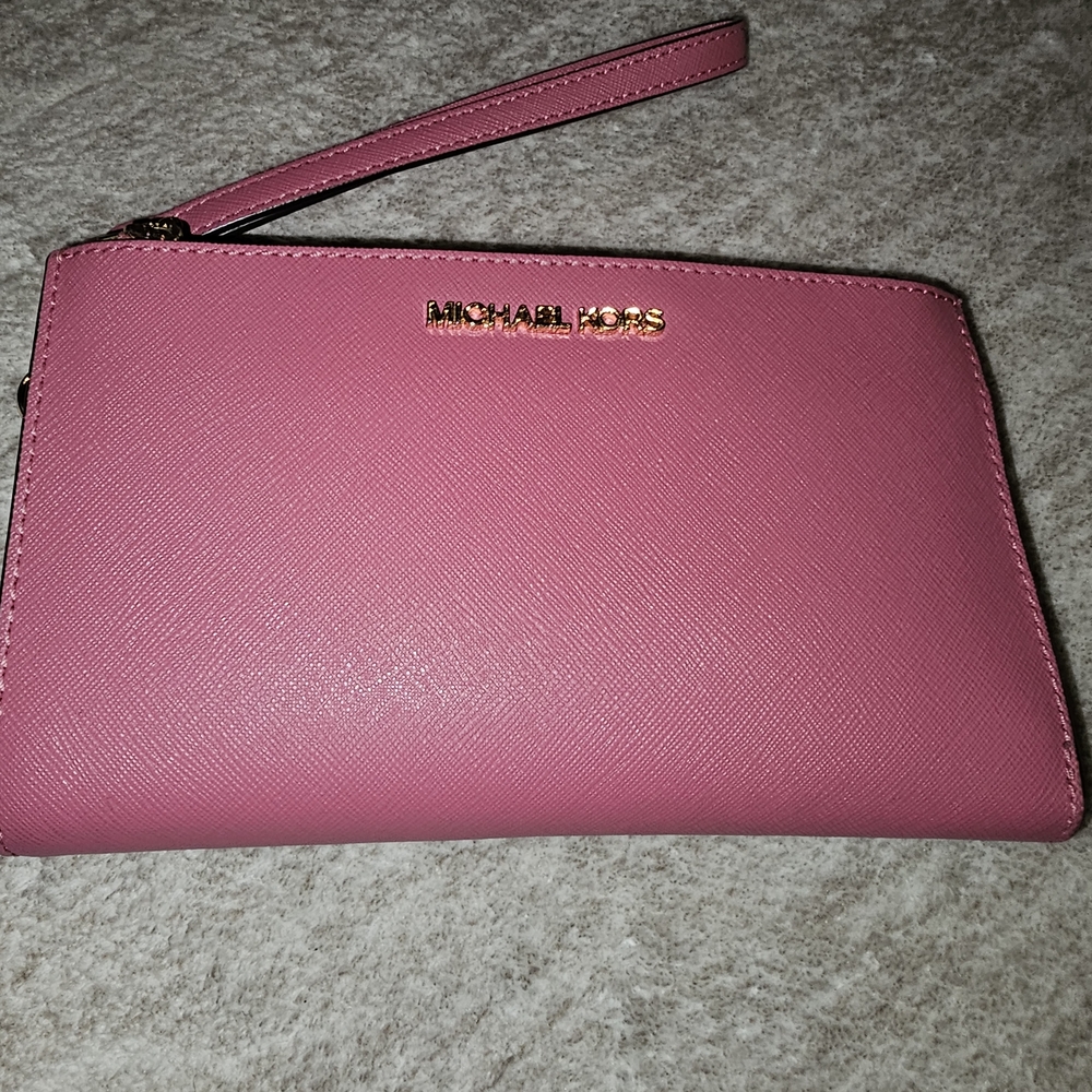 Michael Kors Smartphone Berry Wine Wallet Wristlet